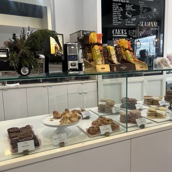 Praline Bakery - Brownie Cookies  Dessert  Snacks - Bakeries Near Me - Washington, DC, District of Columbia