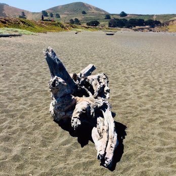 Mori Point - View from the beach up to one of the peaks. - Hiking Near Me - Pacifica, California