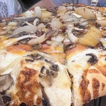 Stuft Pizza Bar & Grill - Pizza Near Me - La Quinta, California Stuft Pizza Bar & Grill - Pizza Near Me - La Quinta, California