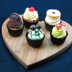 Alex's Bakery - Cakes & Cupcakes - Cupcakes www.alexsbakery.co.uk