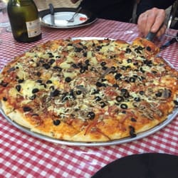 Vesuvio Pizza Bar - Supreme!!!