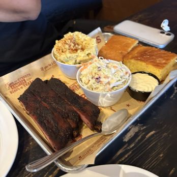 Bludso's BBQ - À la carte pork ribs, coleslaw and potato salad - Barbeque Near Me - Los Angeles, California Bludso's BBQ - À la carte pork ribs, coleslaw and potato salad - Barbeque Near Me - Los Angeles, California