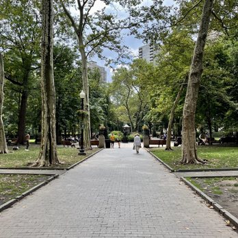 Rittenhouse Square Park - Entrance off 18th St - VN - Parks Near Me - Philadelphia, Pennsylvania Rittenhouse Square Park - Entrance off 18th St - VN - Parks Near Me - Philadelphia, Pennsylvania
