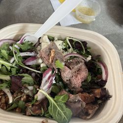 Michaela's Meals - Steak salad with spring mix