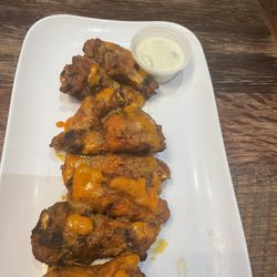 Mama Gina's Pizzeria - Wings chargrilled