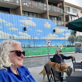 Starbucks - Yelp friend Rhonda W., doggy with sweet customer - Coffee & Tea Near Me - Laguna Beach, California Starbucks - Yelp friend Rhonda W., doggy with sweet customer - Coffee & Tea Near Me - Laguna Beach, California