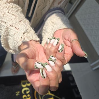 Beautiful Nails - Vince and Linda did my nails today! Beautiful job! You know I'll be back! - Nail Salons Near Me - Waukegan, Illinois Beautiful Nails - Vince and Linda did my nails today! Beautiful job! You know I'll be back! - Nail Salons Near Me - Waukegan, Illinois
