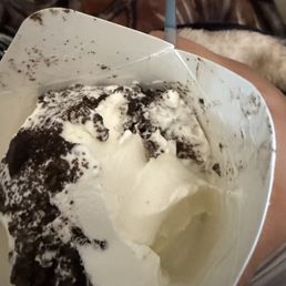 A light dusting of cookie on top and nothing all the way to the bottom. Huge disappointment to the pregnant lady with a craving!