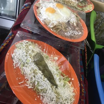 El Huarache Veloz - They always have some plates for display - Mexican Near Me - Tijuana, BCN El Huarache Veloz - They always have some plates for display - Mexican Near Me - Tijuana, BCN