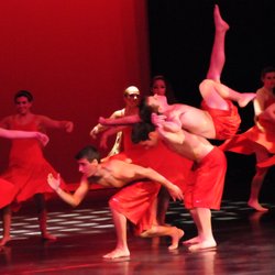 Art of Motion - AOM Modern Dance Youth Program