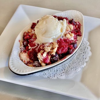 Capuli Restaurant - Berry-Berry Crisp - Mediterranean Near Me - Westport, Connecticut
