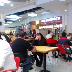 McDonald's - Mucha gente.