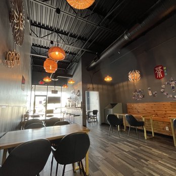 Queen Tea - Inside of tea shop - Bubble Tea Near Me - Kennesaw, Georgia Queen Tea - Inside of tea shop - Bubble Tea Near Me - Kennesaw, Georgia