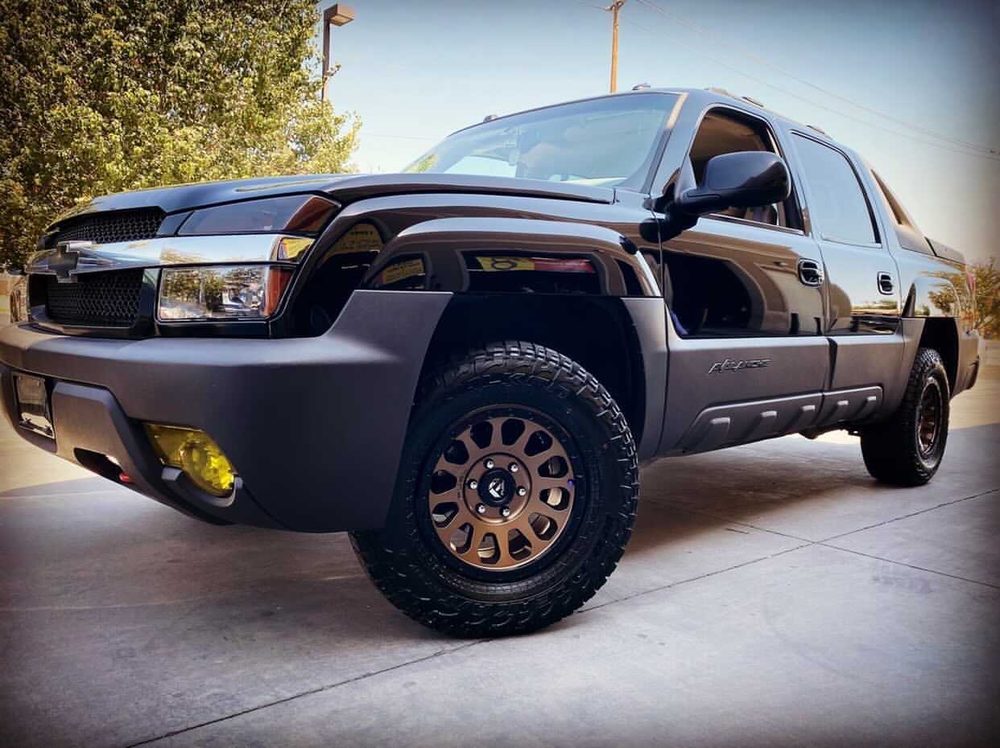 RAW WHEELS & TIRES Updated August 2024 32 Photos & 33 Reviews