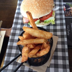 Mr Nick's Kitchen and Coffee Bar - Chicken burger with chips