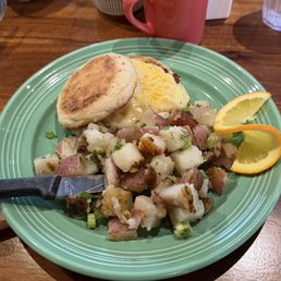 Build your own breakfast sandwich with potatoes Build your own breakfast sandwich with potatoes