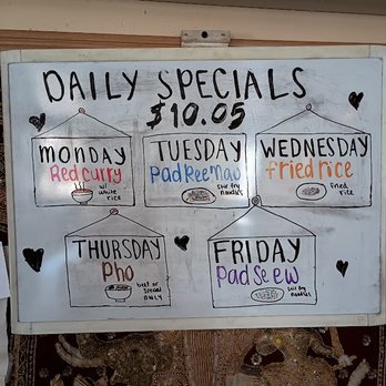 Golden Wok - Daily specials - Thai Near Me - Champaign, Illinois