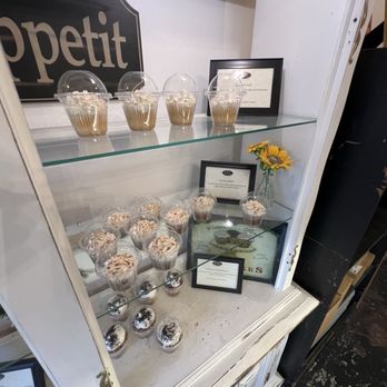 The Peppered Cupcake - Cupcakes Near Me - Wilmington, North Carolina The Peppered Cupcake - Cupcakes Near Me - Wilmington, North Carolina
