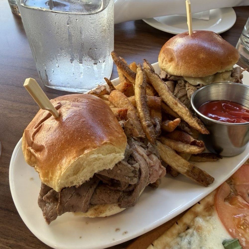 Taberna Burntwood - Prime rib sliders during social hour- Delicious - Bars Near Me - Naples, Florida Taberna Burntwood - Prime rib sliders during social hour- Delicious - Bars Near Me - Naples, Florida