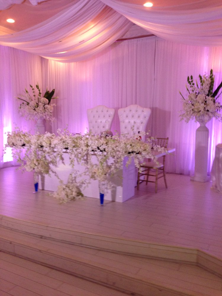 LILAC FLORIST Updated August 2024 11 Photos & 10 Reviews 912 E Colorado St, Glendale