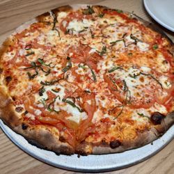 Haven Beer - "Queen Margherita" (heirloom tomatoes, basil, local Liuzzi mozzarella)