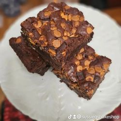 Sussie Q's Bake Shop - Brownie with walnuts