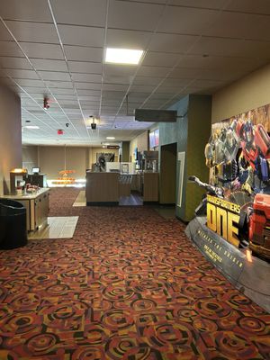 Cinemark Century North Hollywood and XD by null