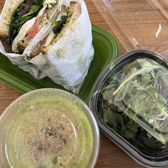 Urth Caffé-Pasadena - Grilled Cilantro Chicken Breast with Pesto Sandwich - Cafes Near Me - Pasadena, California Urth Caffé-Pasadena - Grilled Cilantro Chicken Breast with Pesto Sandwich - Cafes Near Me - Pasadena, California