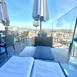 17º Restaurante & Bar - View on the rooftop during dinner
