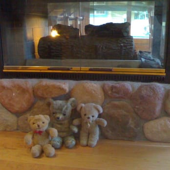 Snowbird Whistler - Ah a cozy fireplace - Hotels Near Me - Whistler, British Columbia