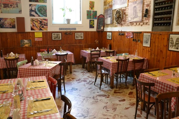 Osteria Lo Bianco sede storica by null
