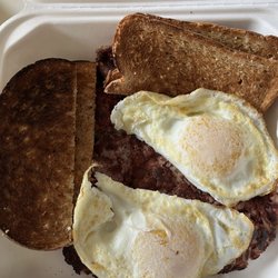 Sarah's Market & Cafe - Eggs Over Hash