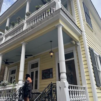 Poogan's Porch - Southern Near Me - Charleston, South Carolina Poogan's Porch - Southern Near Me - Charleston, South Carolina