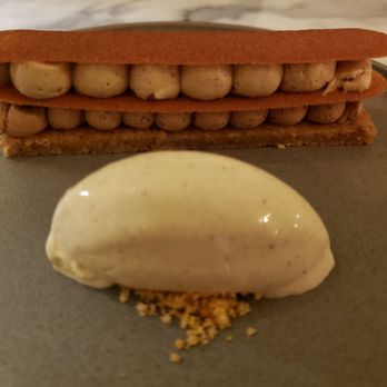 Luna Restaurant - A dessert that was delicious as it looks - French Near Me - Bordeaux, 33