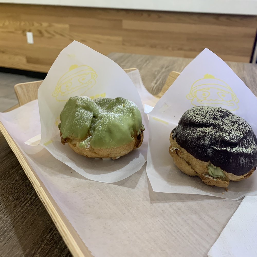 Beard Papa's - Green tea shell with vanilla cream Chocolate shell with green tea cream - Desserts Near Me - Flushing, New York Beard Papa's - Green tea shell with vanilla cream Chocolate shell with green tea cream - Desserts Near Me - Flushing, New York