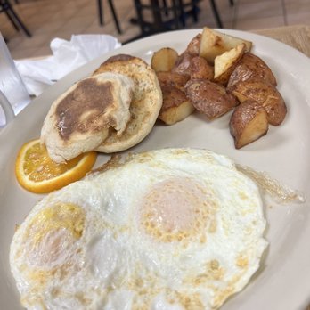 Blue Dolphin Cafe - Eggs over easy with potatoes - Burgers Near Me - Longboat Key, Florida