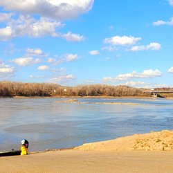 Riverfront Park - Chouteau Bridge downstream