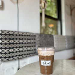 Deseo Coffee Shack - Chocolate covered strawberry latte