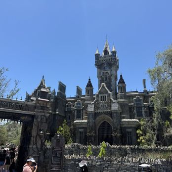 Universal Epic Universe - Monsters Unchained at Frankenstein's Castle. - Amusement Parks Near Me - Orlando, Florida Universal Epic Universe - Monsters Unchained at Frankenstein's Castle. - Amusement Parks Near Me - Orlando, Florida