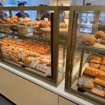 Tous les Jours - Variety of baked goods n' pastries! - Bakeries Near Me - Honolulu, Hawaii Tous les Jours - Variety of baked goods n' pastries! - Bakeries Near Me - Honolulu, Hawaii