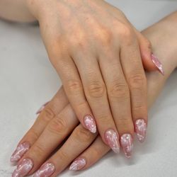 Gloss Bar Nail Lounge