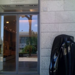 White Gallery