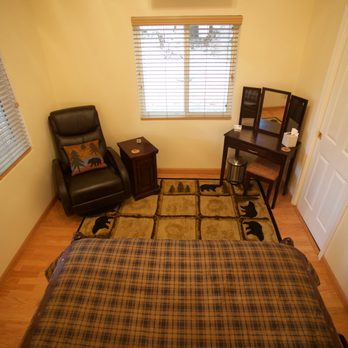 Bear Den BnB - View from bed - Bed & Breakfast Near Me - Grass Valley, California Bear Den BnB - View from bed - Bed & Breakfast Near Me - Grass Valley, California
