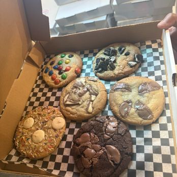 Midnight Cookie - Desserts Near Me - Toronto, Ontario