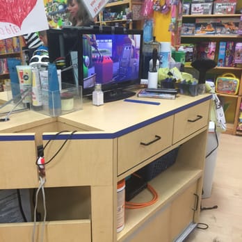 KidSnips - Video to keep them busy. - Barbers Near Me - South Barrington, Illinois KidSnips - Video to keep them busy. - Barbers Near Me - South Barrington, Illinois
