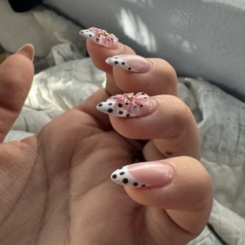 Lavish Nail Bar - over filed side walls - Waxing Near Me - Garden Grove, California Lavish Nail Bar - over filed side walls - Waxing Near Me - Garden Grove, California