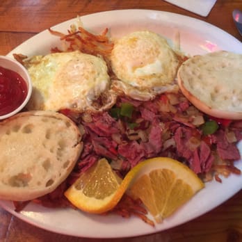 501 Tavern - Corned beef hash over hash browns. Yum!!! - American Near Me - North Hudson, Wisconsin
