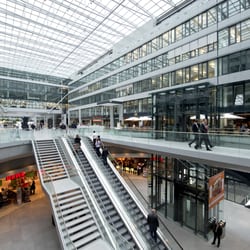 The Squaire - Blick in das westliche Atrium von THE SQUAIRE