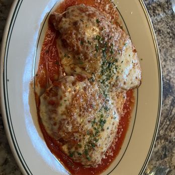 DeNuccis - Chicken Parm - New American Near Me - Lincoln Park, Illinois