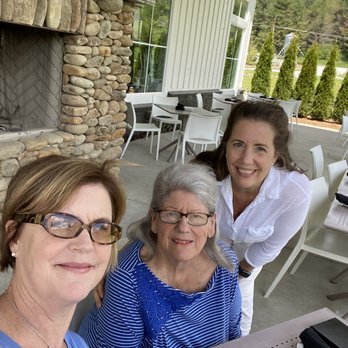 Julep Farms - Outside seating at lunch - Farms Near Me - Dillard, Georgia